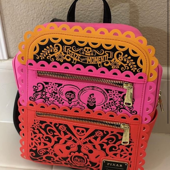 ‼️Sold ‼️💥 Rare💥 Disney loungefly coco with flag design backpack - Picture 3 of 3